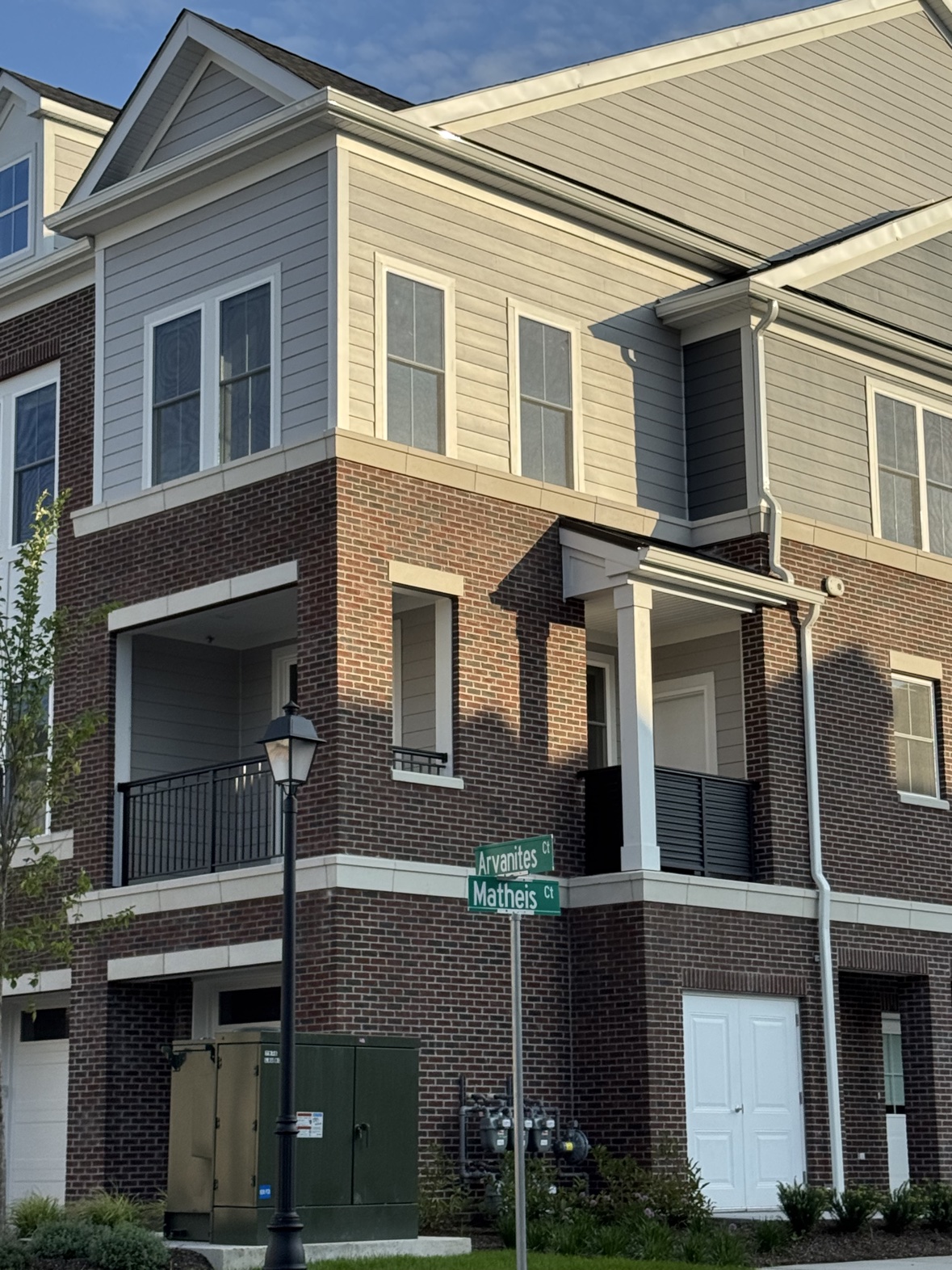 Brick townhome exterior in Tinton Falls NJ